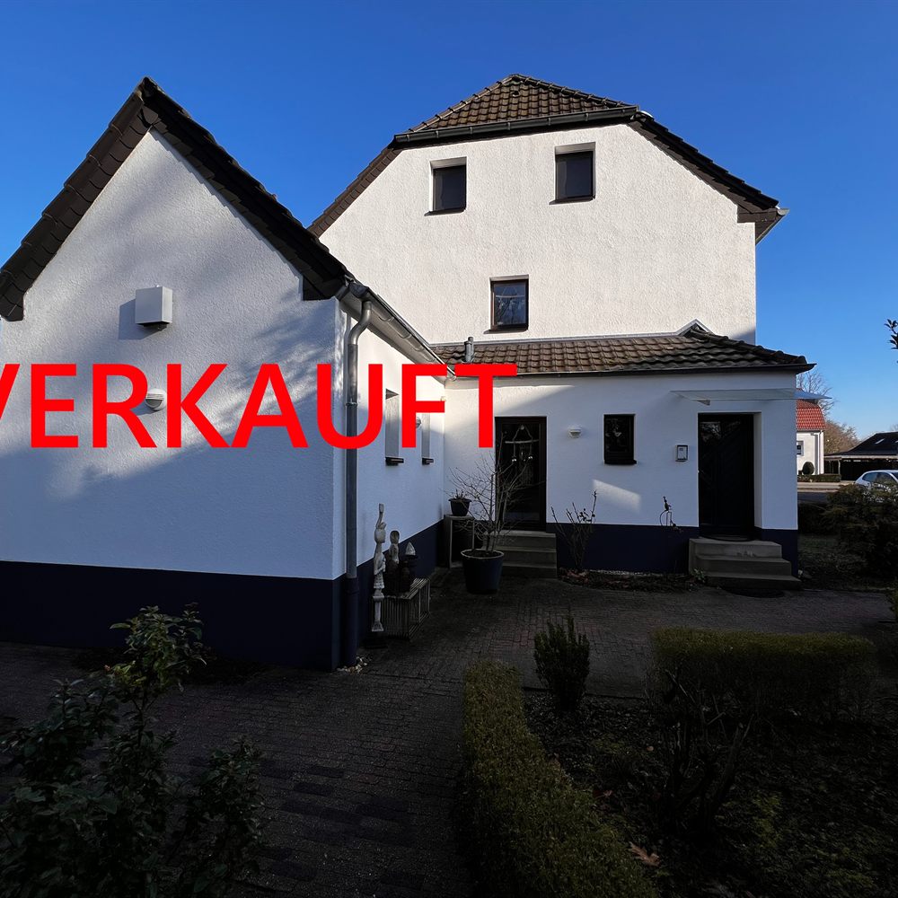 Referenzobjekt in 47551 Bedburg-Hau: freistehendes Einfamilienhaus mit Satteldach