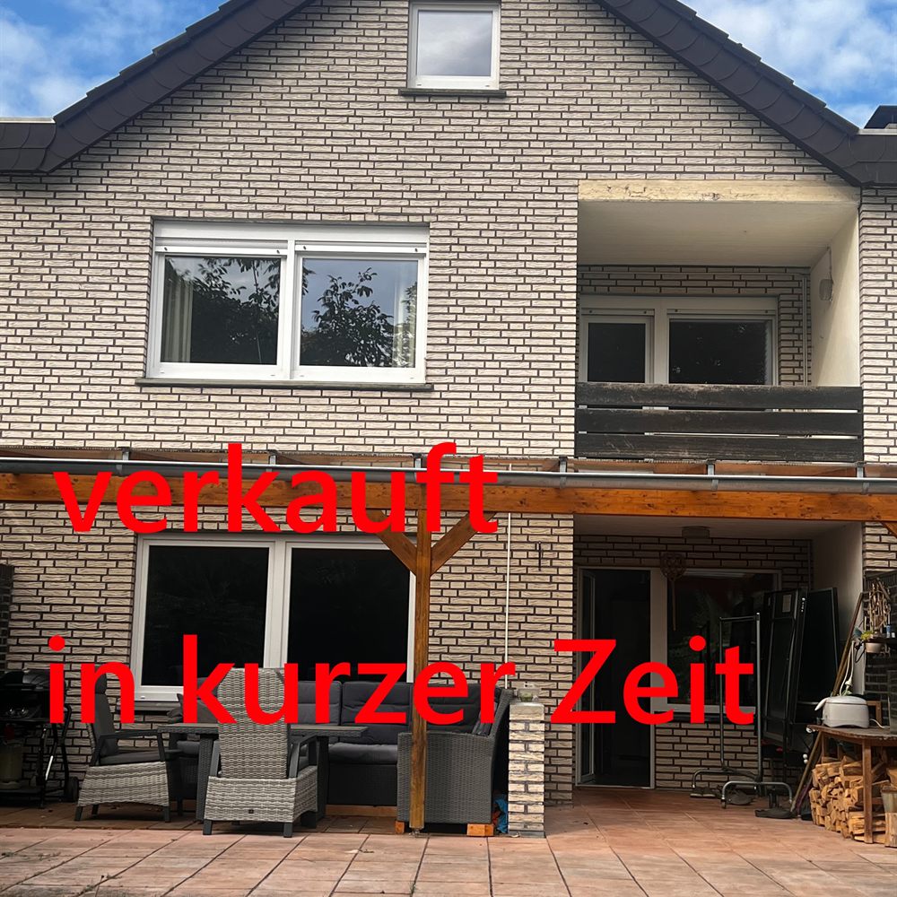 Referenzobjekt in 47533 Kleve: Wohnhaus mit Balkon und überdachter Terrasse