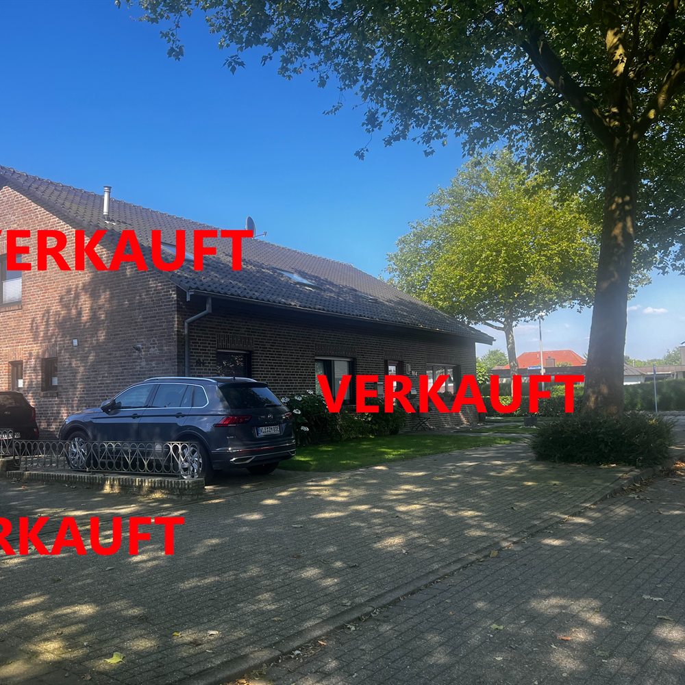 Referenzobjekt in 47533 Kleve: Backsteinhaus mit Walmdach und altem Baumbestand